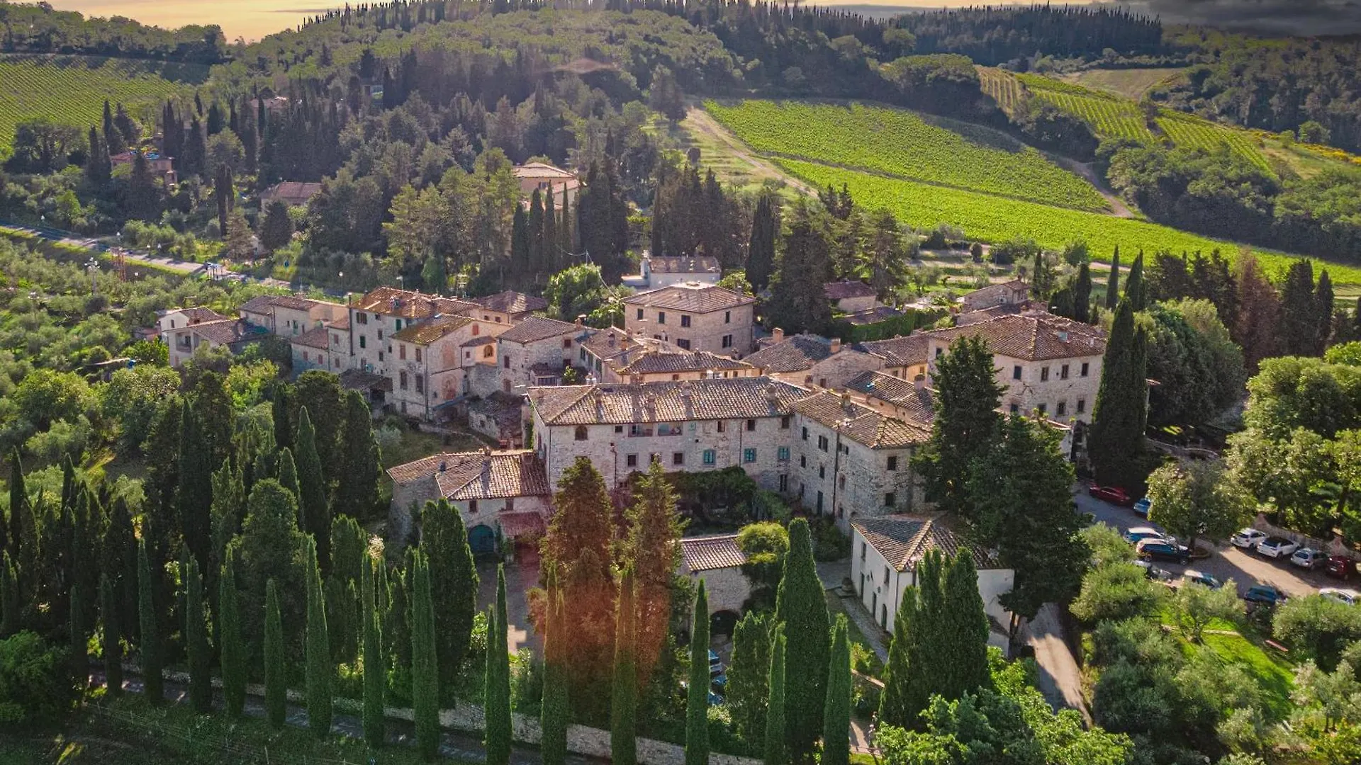 كاستيلّينا إنْ كْيانت Castello Di Fonterutoli Wine Resort منزل ريفي